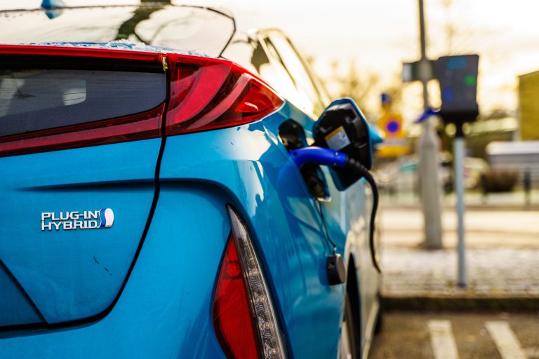 La-prossima-auto-degli-italiani-sara-unibrida
