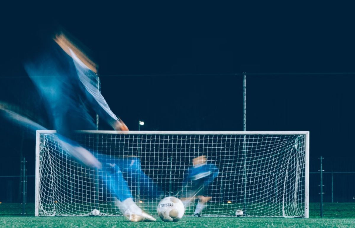ai insegna robot a giocare a calcio